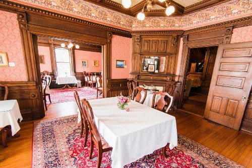 Cedar Crest Inn - image 21