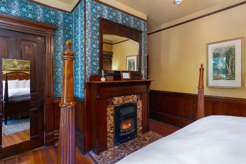 Cedar Crest Inn - image 23