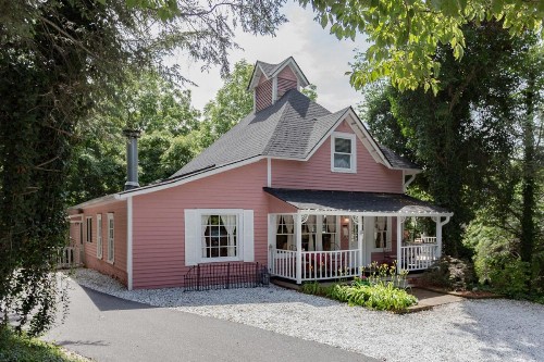 Cedar Crest Inn - image 24
