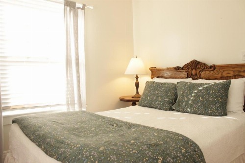 Cedar Crest Inn - image 30