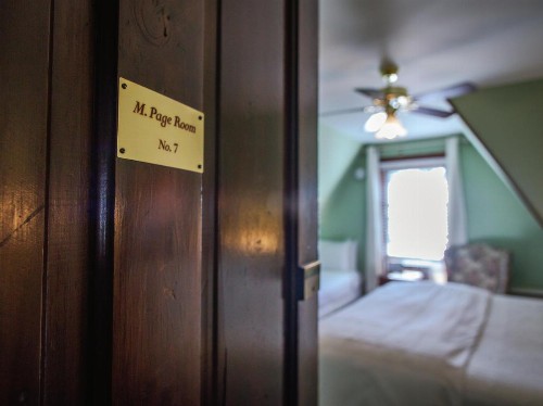 Cedar Crest Inn - image 31