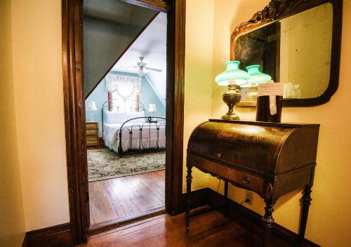 Cedar Crest Inn - image 36