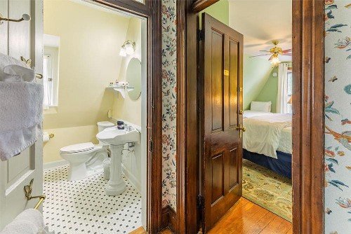 Cedar Crest Inn - image 4