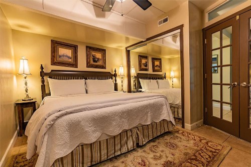 Cedar Crest Inn - image 6