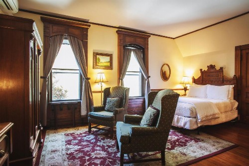 Cedar Crest Inn - image 7