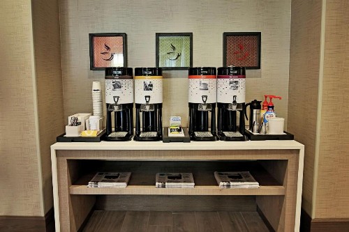 Hampton Inn & Suites Asheville Biltmore Area - image 16