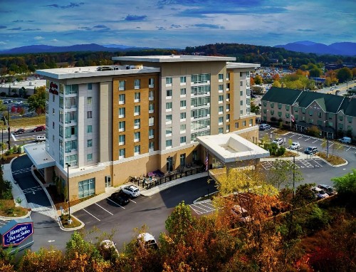 Hampton Inn & Suites Asheville Biltmore Area - image 2