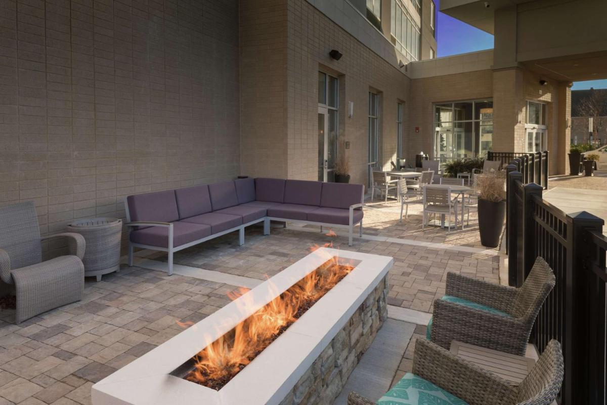 Hampton Inn & Suites Asheville Biltmore Area - image 4