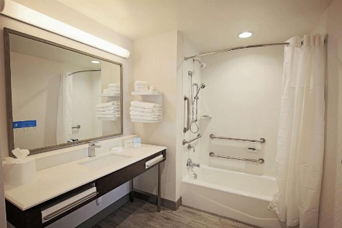 Hampton Inn & Suites Asheville Biltmore Area - image 40