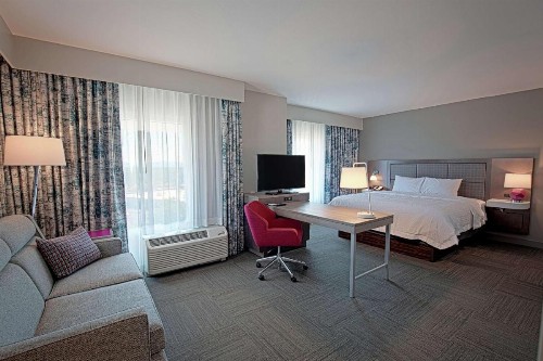 Hampton Inn & Suites Asheville Biltmore Area - image 42