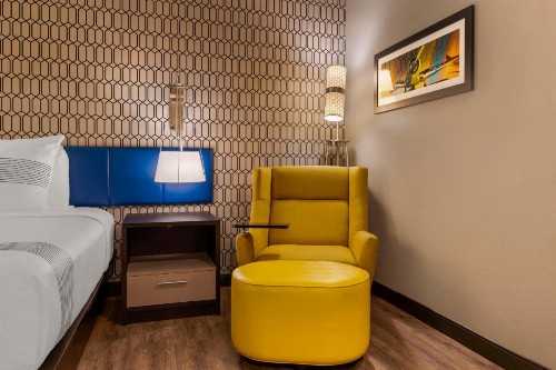GLō Best Western Asheville Tunnel Road - image 15