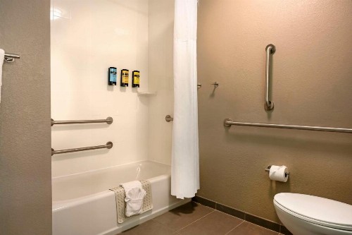 GLō Best Western Asheville Tunnel Road - image 27