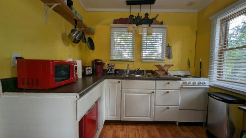 Bon Paul & Sharky's Hostel - image 17