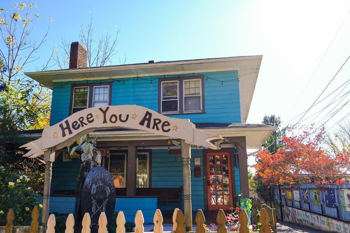 Bon Paul & Sharky's Hostel - image 7