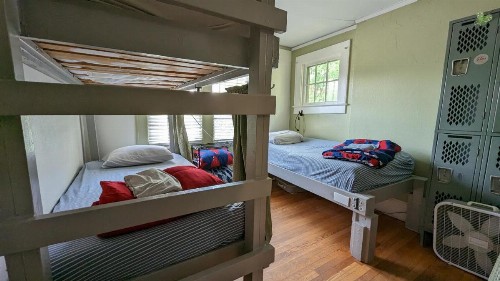 Bon Paul & Sharky's Hostel - image 9