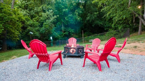 Log Cabin Motor Court - image 6