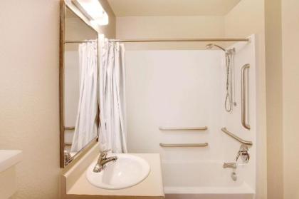 WoodSpring Suites Asheville - image 13