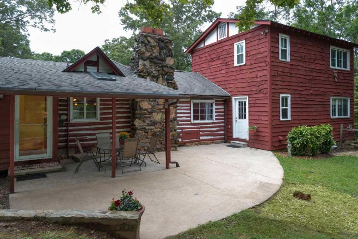 Celia's Retreat - main image