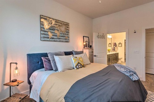 Downtown Asheville Condo with Patio and Amenities - image 8