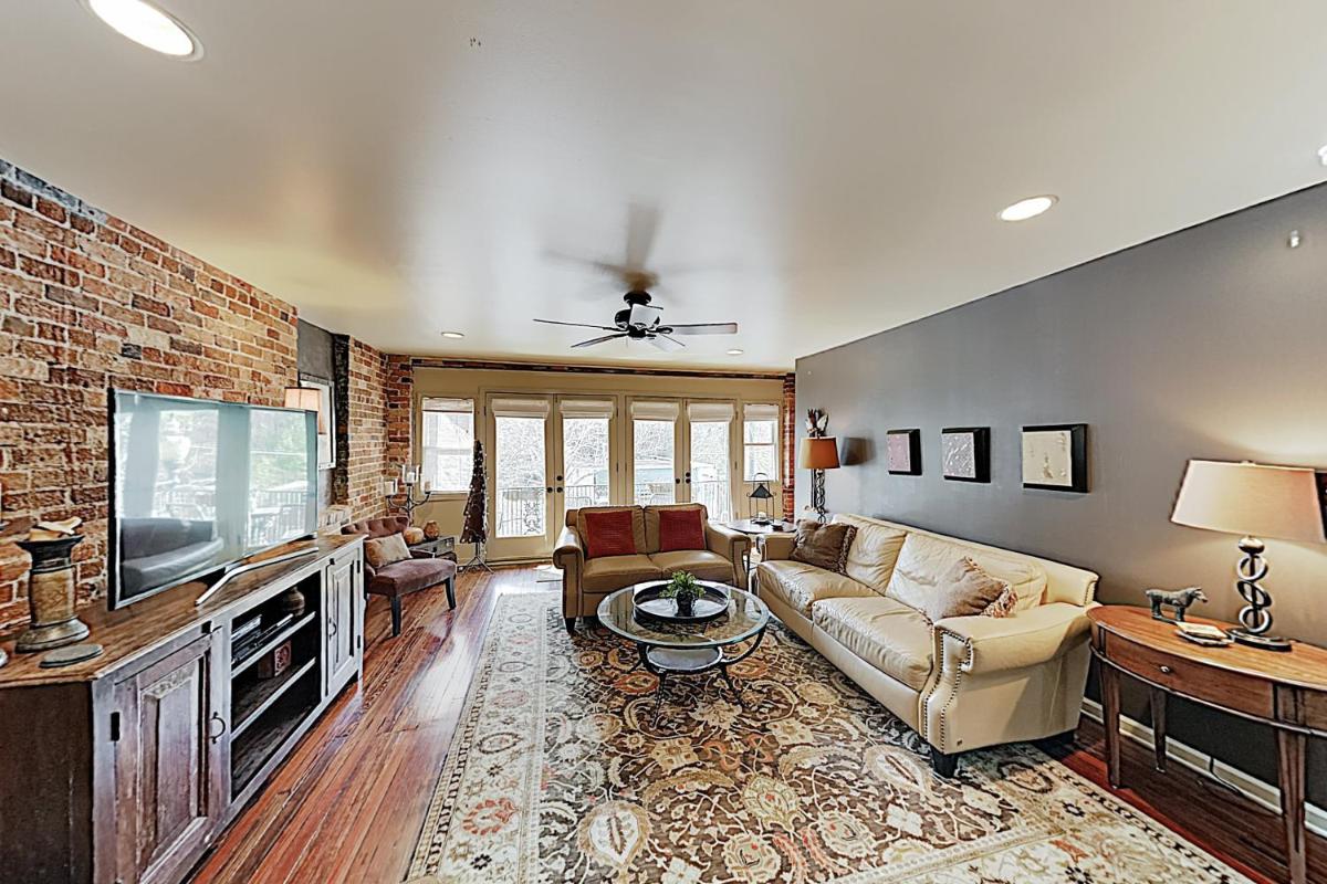 5 Star Luxurious Urban Loft Apartment In The Heart Of Asheville condo - image 7