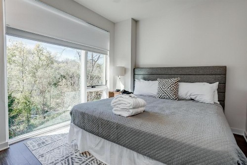 Broadway Loft 220 - image 5