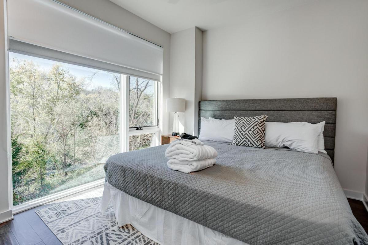 Broadway Loft 220 - image 5