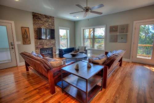Upstream Cottage - image 7