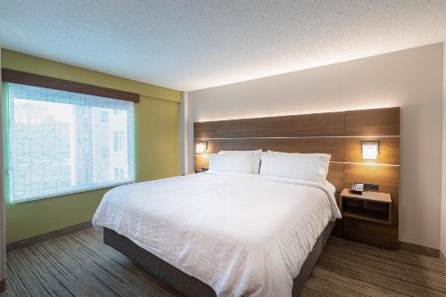 Holiday Inn Express & Suites Asheville Downtown an IHG Hotel - image 11