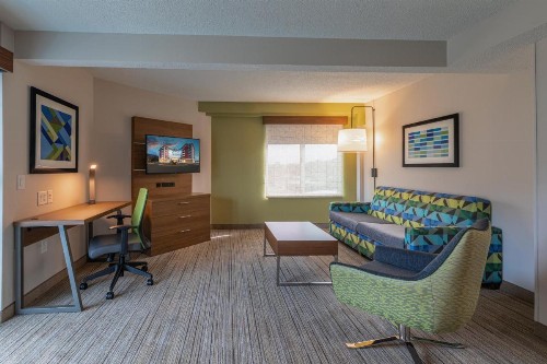 Holiday Inn Express & Suites Asheville Downtown an IHG Hotel - image 12