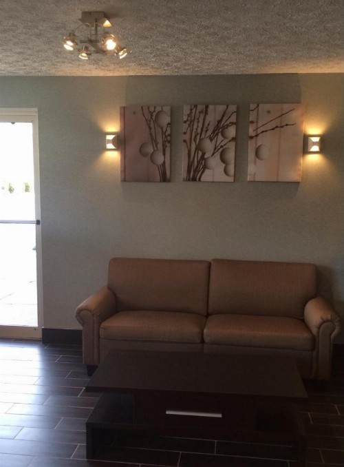 Boarders Inn & Suites by Cobblestone Hotels - Ashland City - image 6