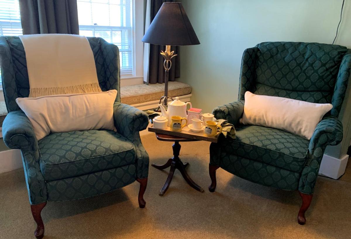 Bayberry Inn B&B - image 2