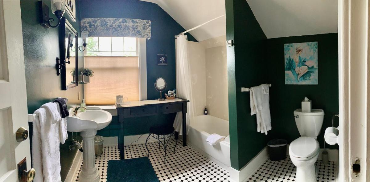 Bayberry Inn B&B - image 7