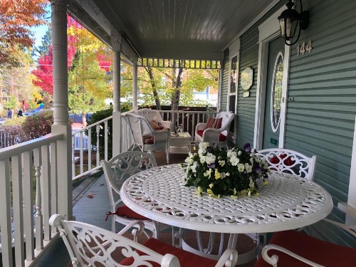 Second Street Cottages - image 4