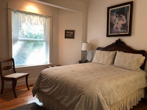Second Street Cottages - image 7