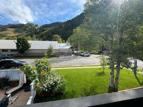 Shadow Mountain Lodge - image 5