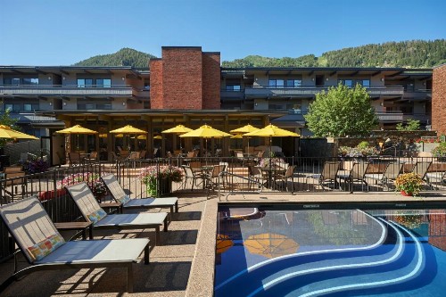 Aspen Square Condominium Hotel - image 1