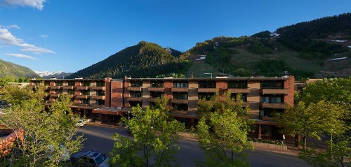 Aspen Square Condominium Hotel - image 17
