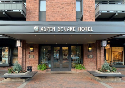 Aspen Square Condominium Hotel - image 21