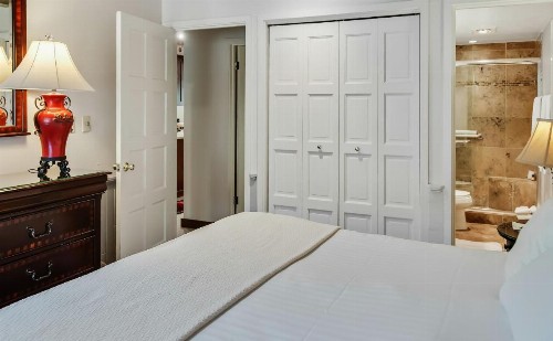 Aspen Square Condominium Hotel - image 39
