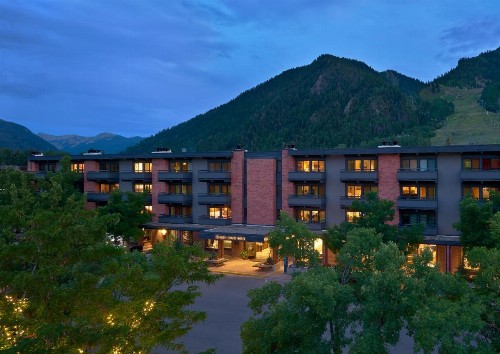 Aspen Square Condominium Hotel - image 4