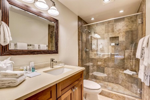 Aspen Square Condominium Hotel - image 48