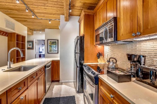 Aspen Square Condominium Hotel - image 49