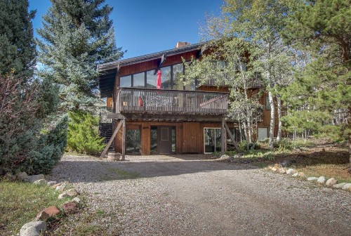 Mountain Valley Hideaway - image 1