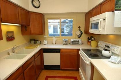 118 E. Bleeker St. Upper Level - image 11