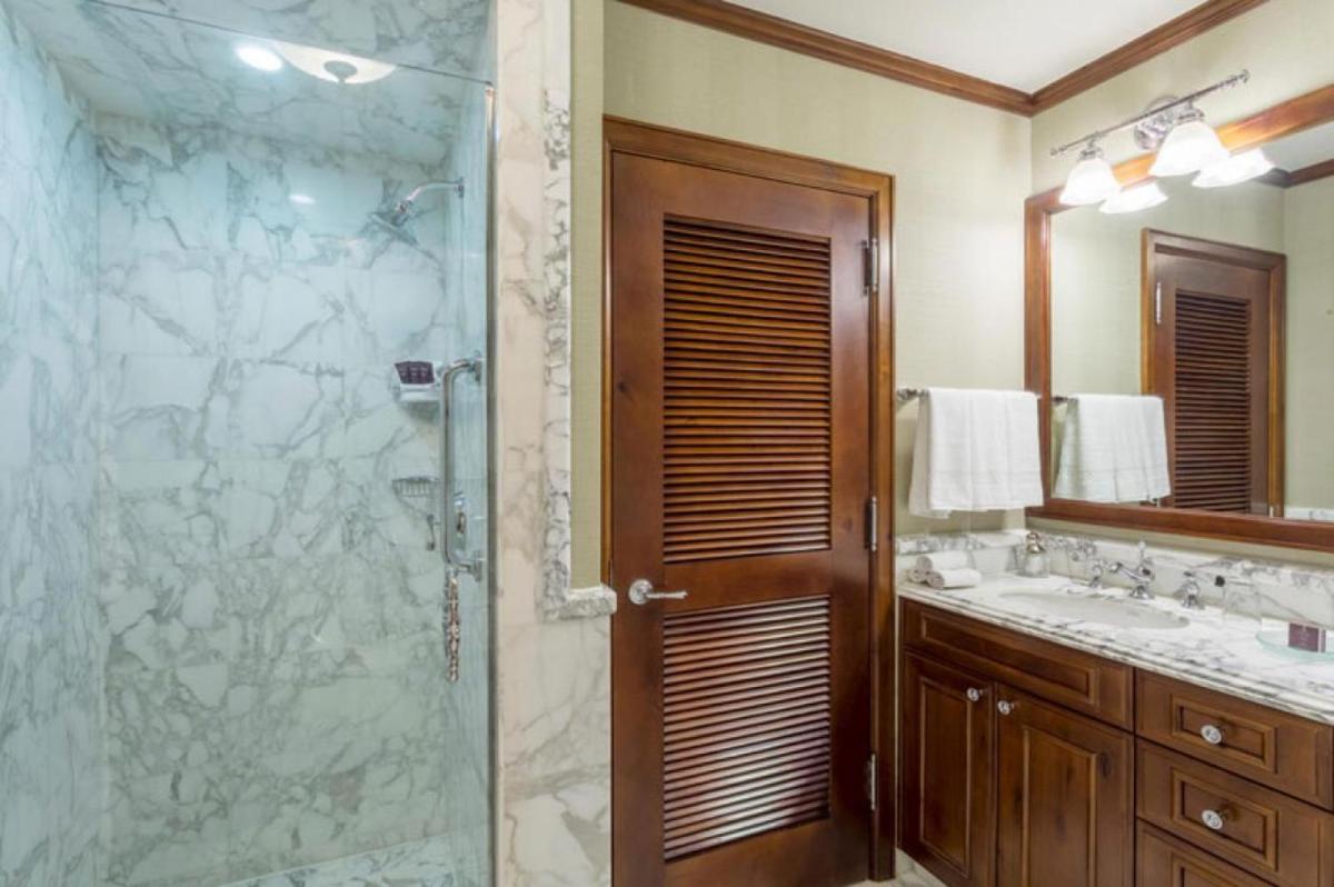Ritz-Carlton Club 3 Bedroom Luxury - image 4