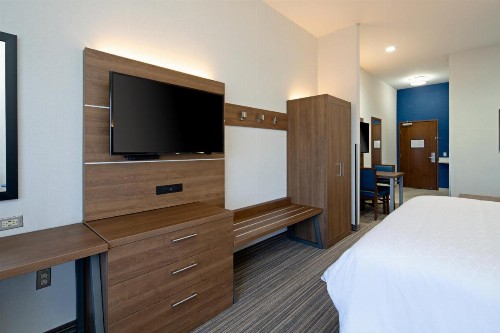 Holiday Inn Express Hotel & Suites Atascadero an IHG Hotel - image 33