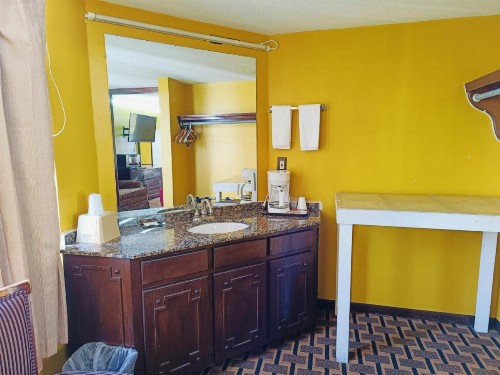 Victorian Inn Athens - image 23