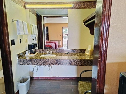 Victorian Inn Athens - image 8