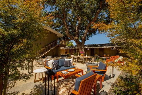 Red Cottage Inn - image 6
