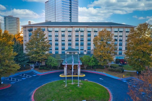 Hilton Garden Inn Atlanta Perimeter Center - image 1